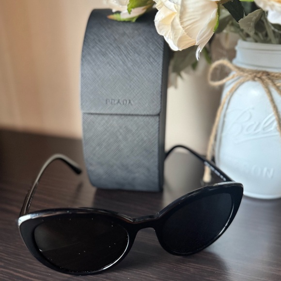 PRADA Sunglasses - Picture 2 of 5